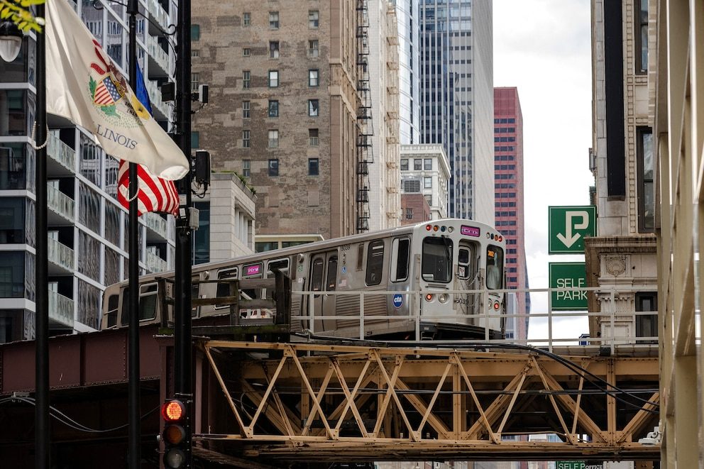 Horror en Chicago: mujer fue incendiada durante una discusión con un hombre en un tren
