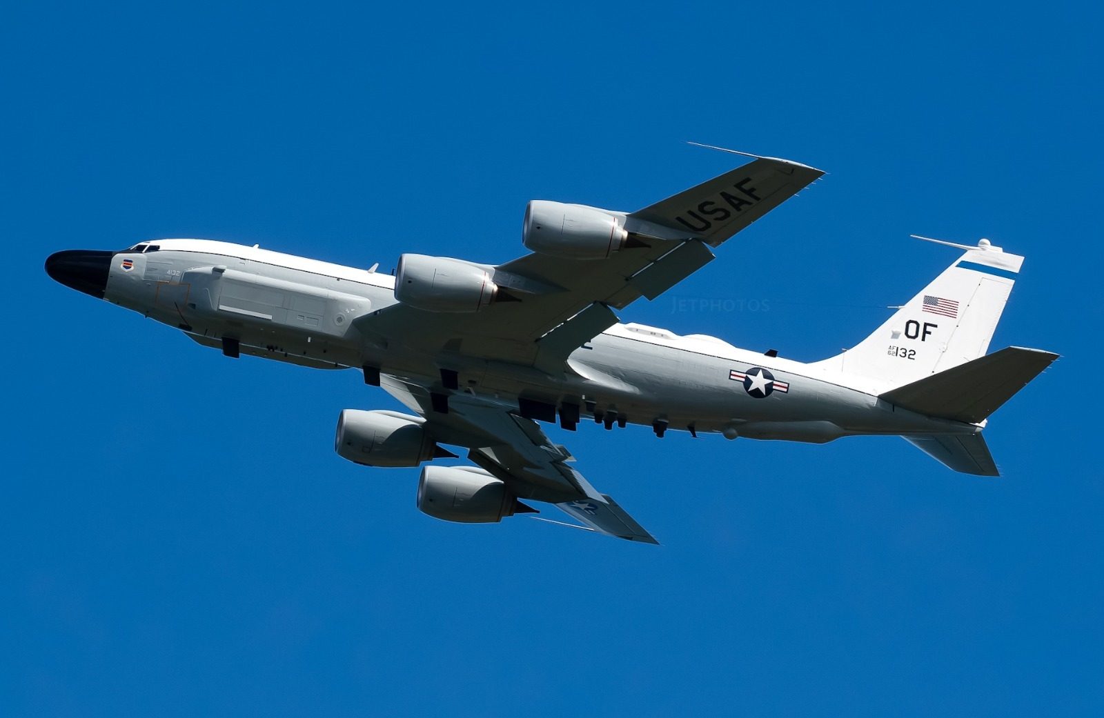 Cinco aeronaves militares de EEUU aparecieron en radares frente a Venezuela