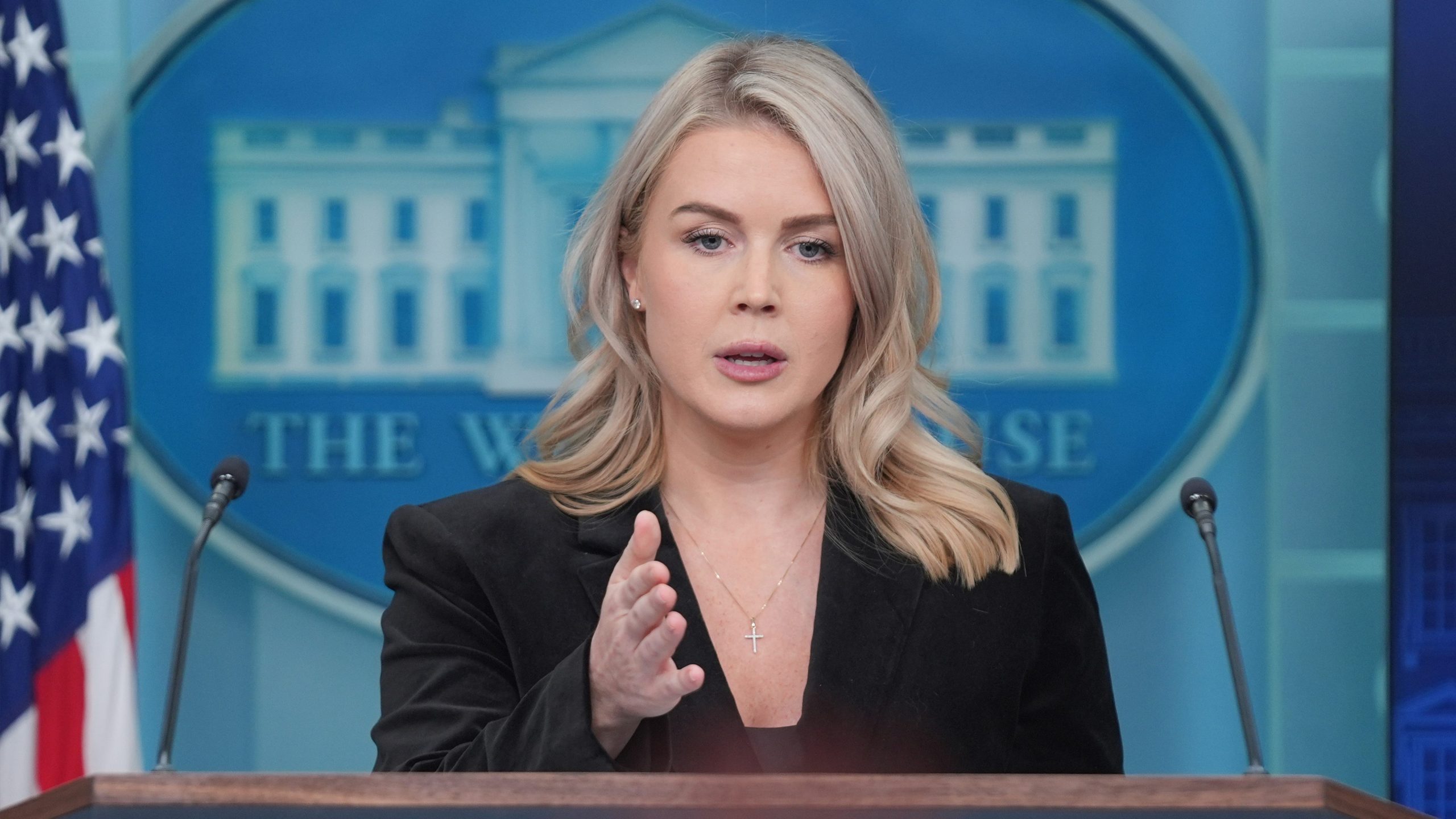 ICE arrestó a una mujer vinculada a la familia de Karoline Leavitt