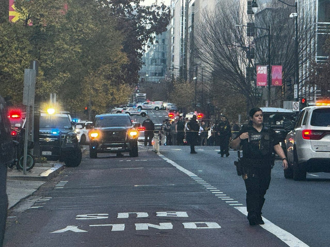 Imágenes: Así oficial de la Guardia Nacional disparó contra presunto autor del tiroteo en Washington
