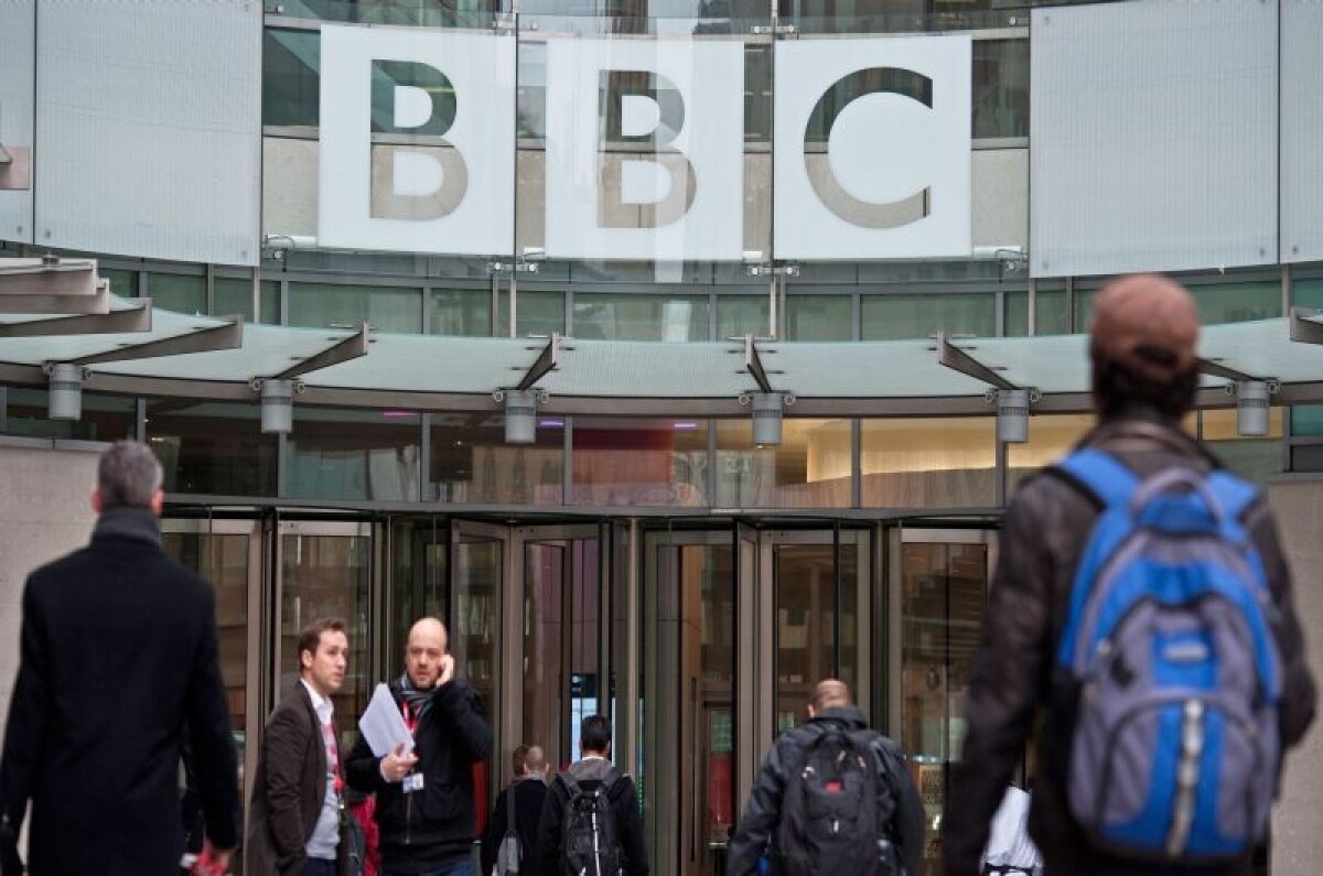 Directiva que dimitió de la BBC niega "un sesgo institucional" en la cadena