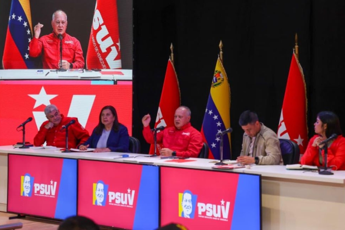 Cabello desestimó informes contra Venezuela y dijo que alimentan "sueños de gente loca"