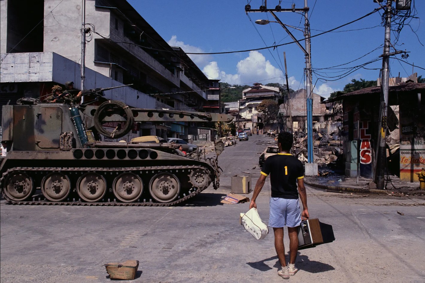 NYT: Cómo la caída de un dictador panameño influye en la política de Trump hacia Venezuela