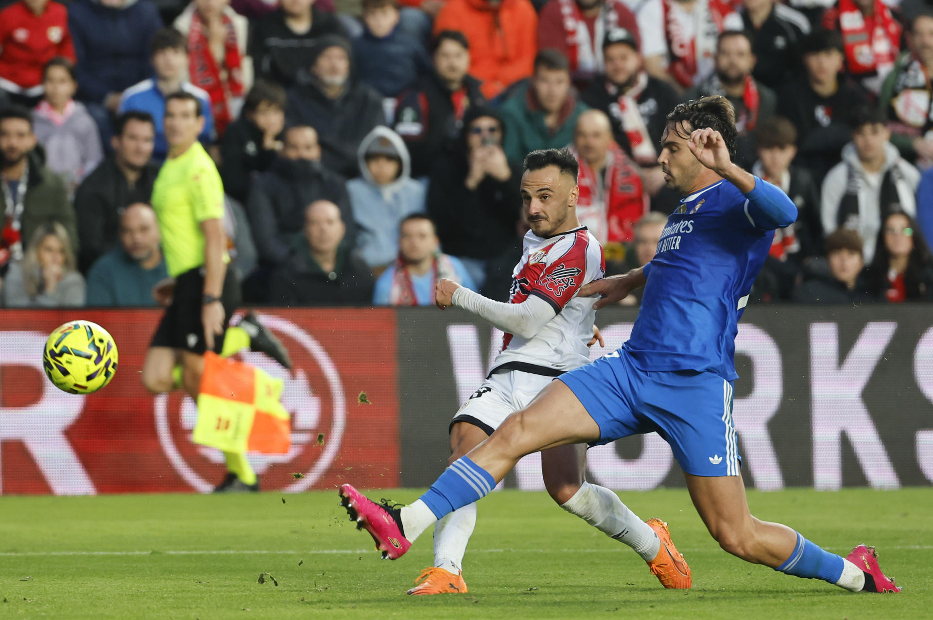 Un atrevido Rayo Vallecano le empata al Real Madrid que corta su racha de victorias