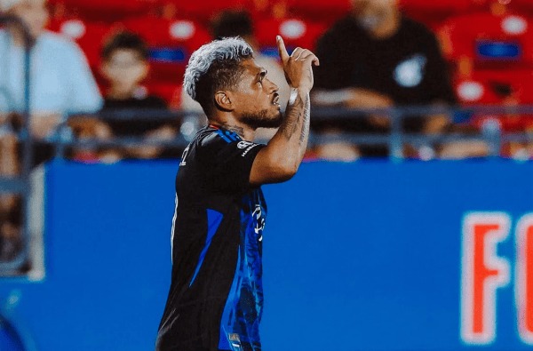 Venezolano Josef Martínez se quedaría sin equipo tras desvincularse del San José Earthquakes