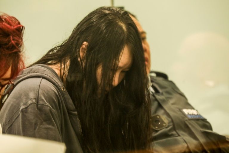 Madre que escondió cuerpos de sus hijos luego de asesinarlos recibió dura condena en Nueva Zelanda