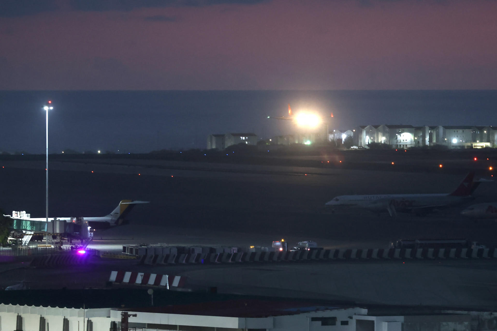 Tensión en Venezuela: Recrudece conectividad aérea internacional tras suspensiones de vuelos