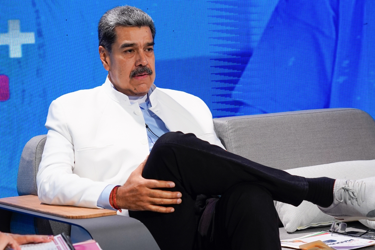 Cerco militar de EEUU puso a Maduro a implorar plegarias para evitar un ataque (VIDEO)