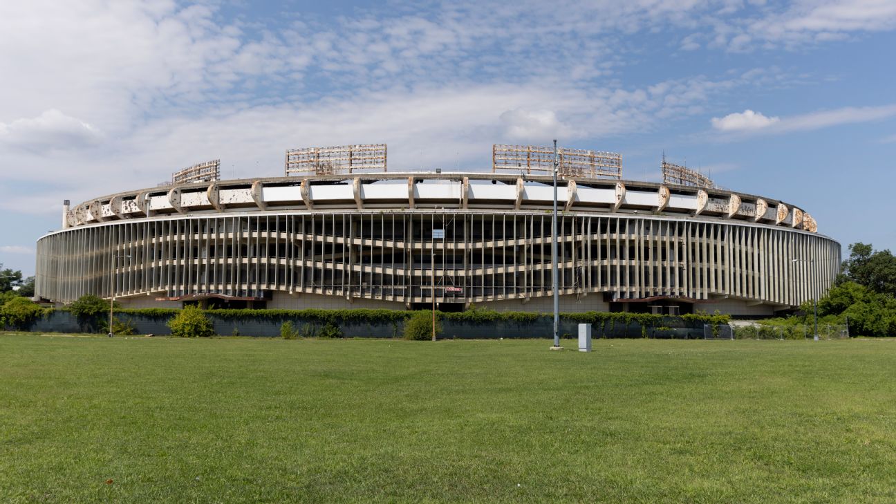 Trump quiere que el nuevo estadio de la NFL en Washington lleve su nombre