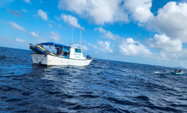 Milagro en Falcón: Rescataron con vida a pescadores que estuvieron varios días varados en altamar
