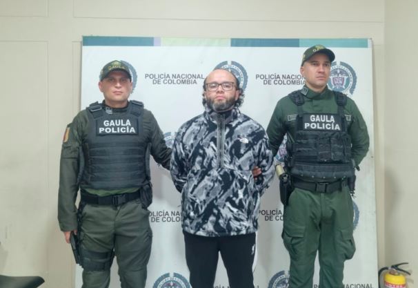 Lo extraditaron desde Francia: A prisión el hombre que confesó asesinar a un sacerdote en Colombia