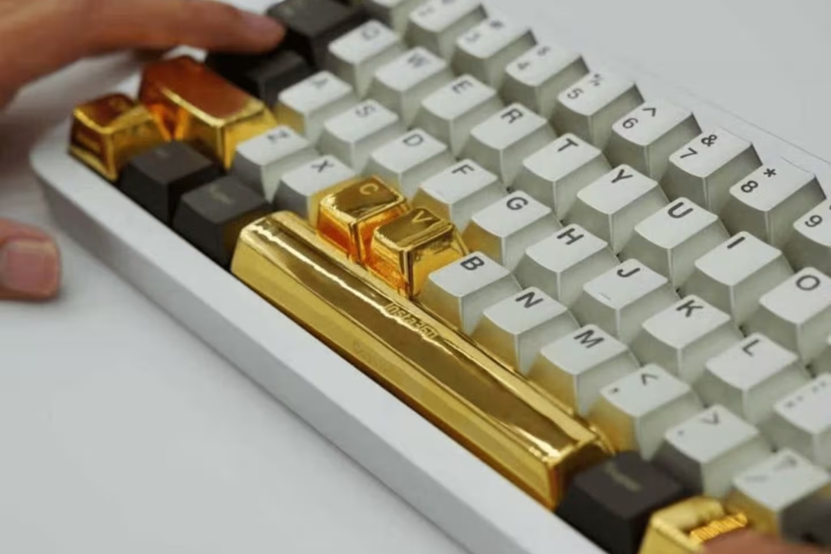 Empresa premia a sus empleados con piezas de oro para sus teclados: la barra espaciadora vale 45 mil dólares