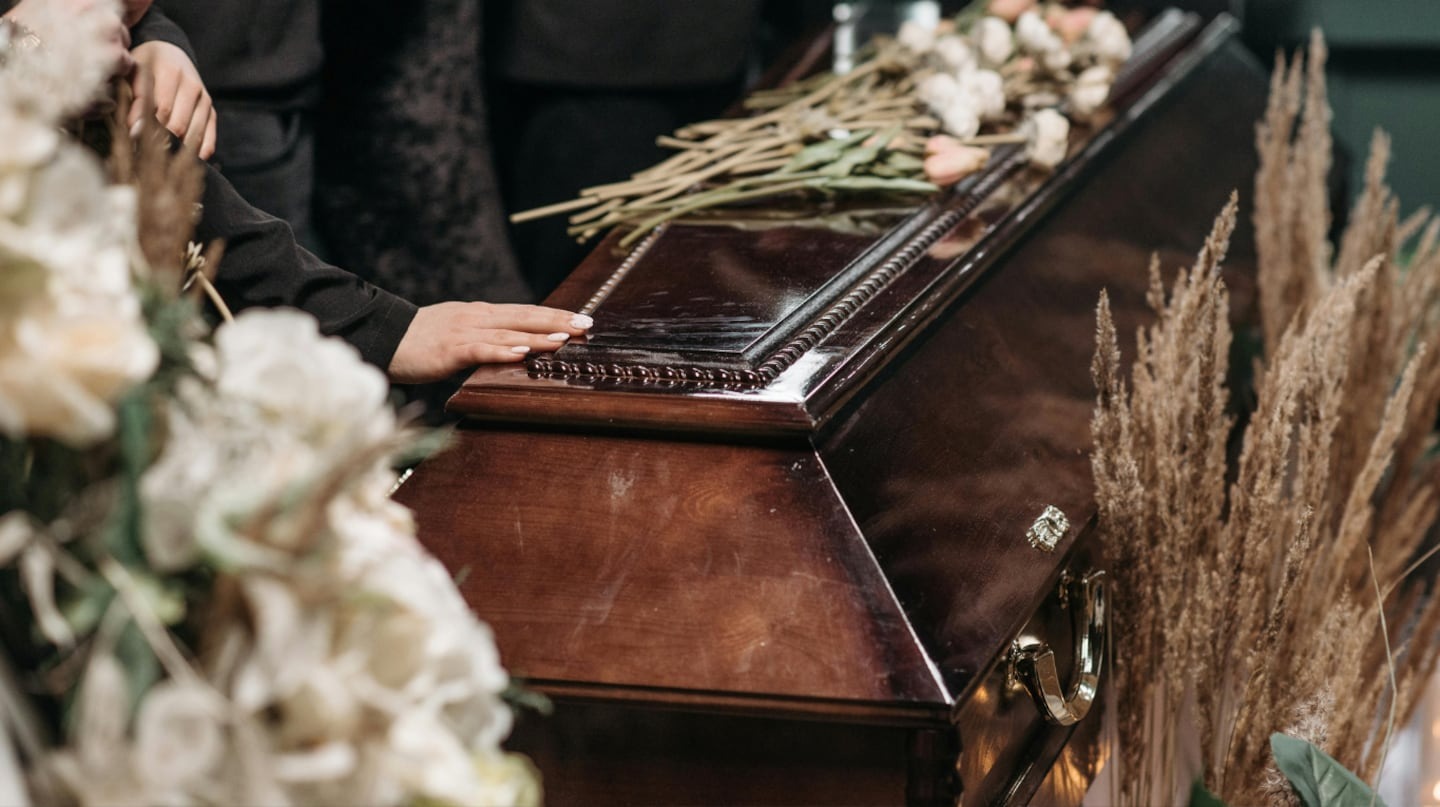 Velaron y cremaron a un desconocido por error y ahora recibirán una indemnización millonaria