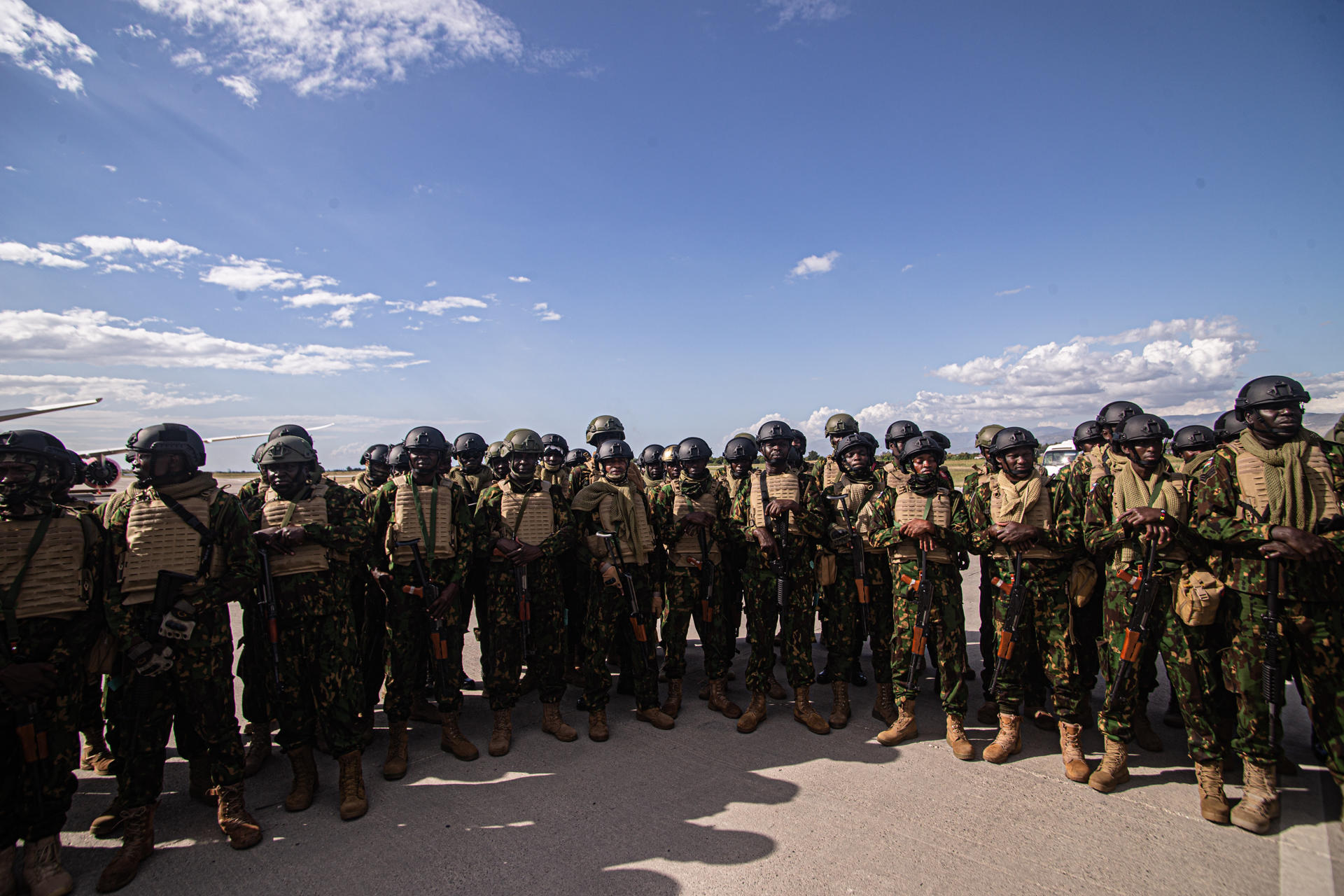 Haití recibió a más de 200 policías kenianos para reforzar su lucha contra las peligrosas pandillas