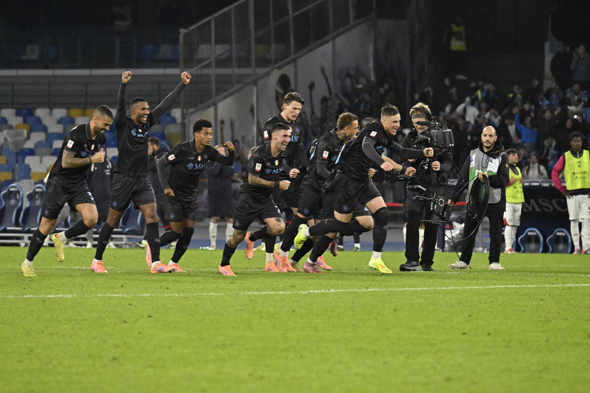 Napoli rompió su maldición en Copa Italia tras vencer al Cagliari en una tanda de penales de infarto