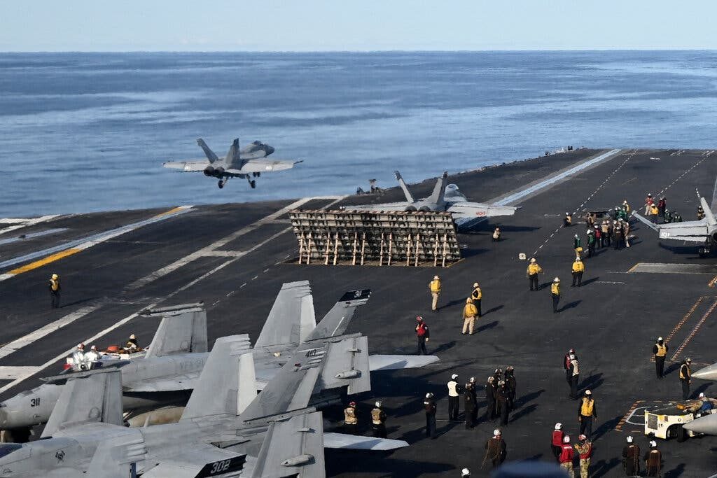 NYT: El despliegue prolongado del USS Gerald Ford en el Caribe proyecta la fuerza de EEUU y acarrea costo