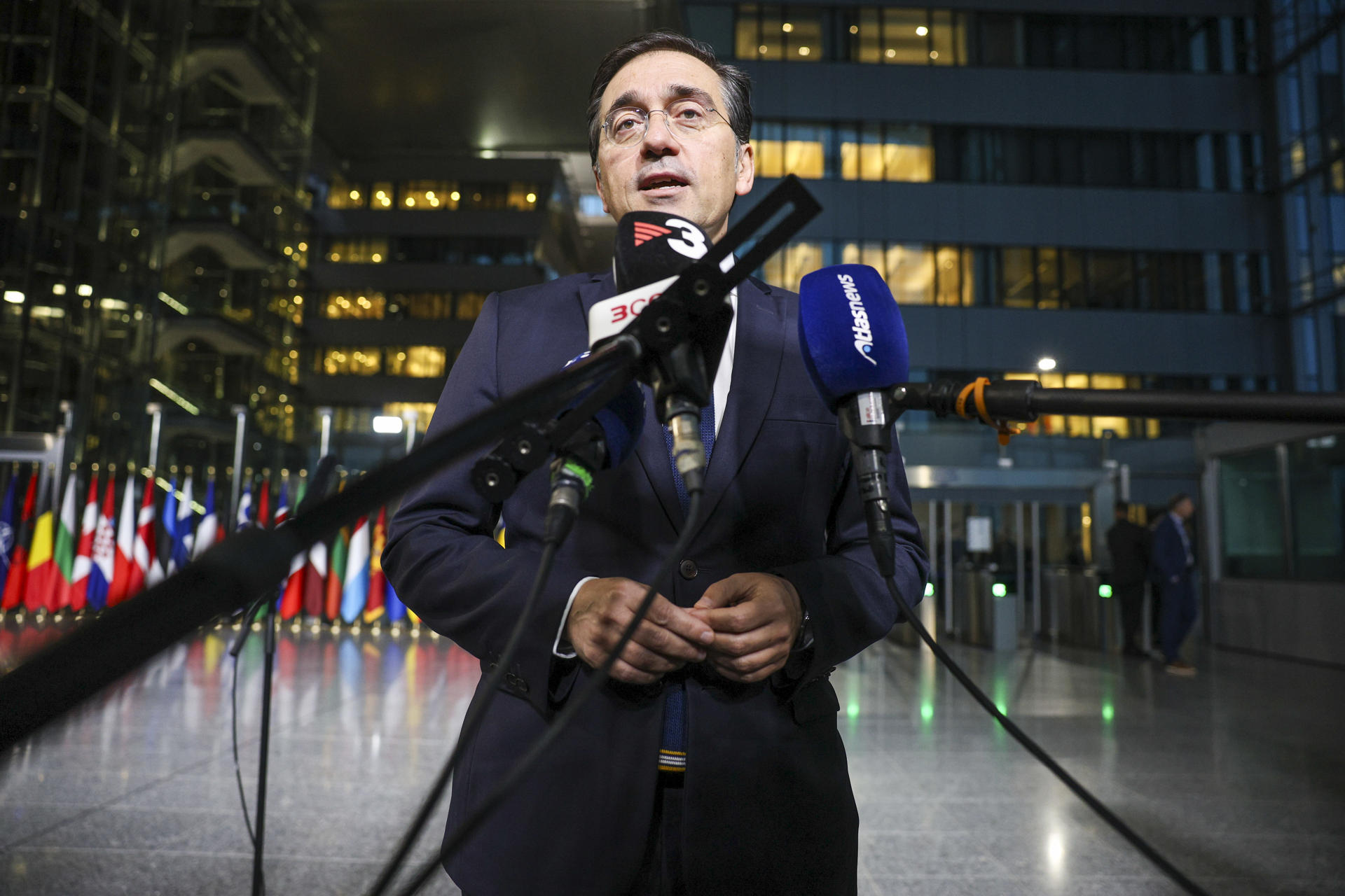 Canciller español pidió que la crisis de Venezuela se resuelva "por medios pacíficos"