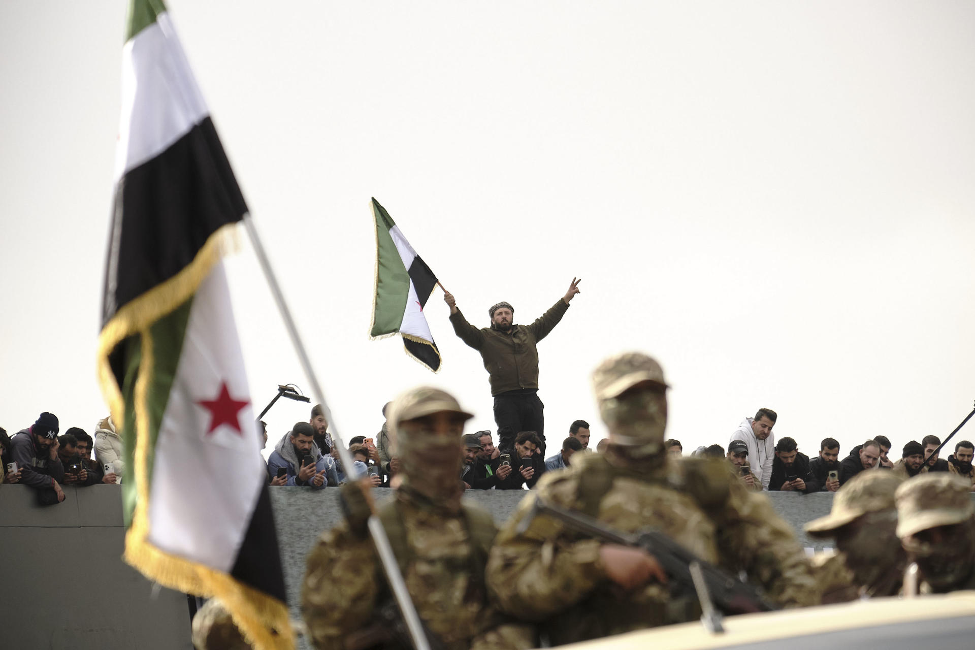 Presidente de Siria proclama la "ruptura total" con la era de Al Asad en el aniversario de su caída