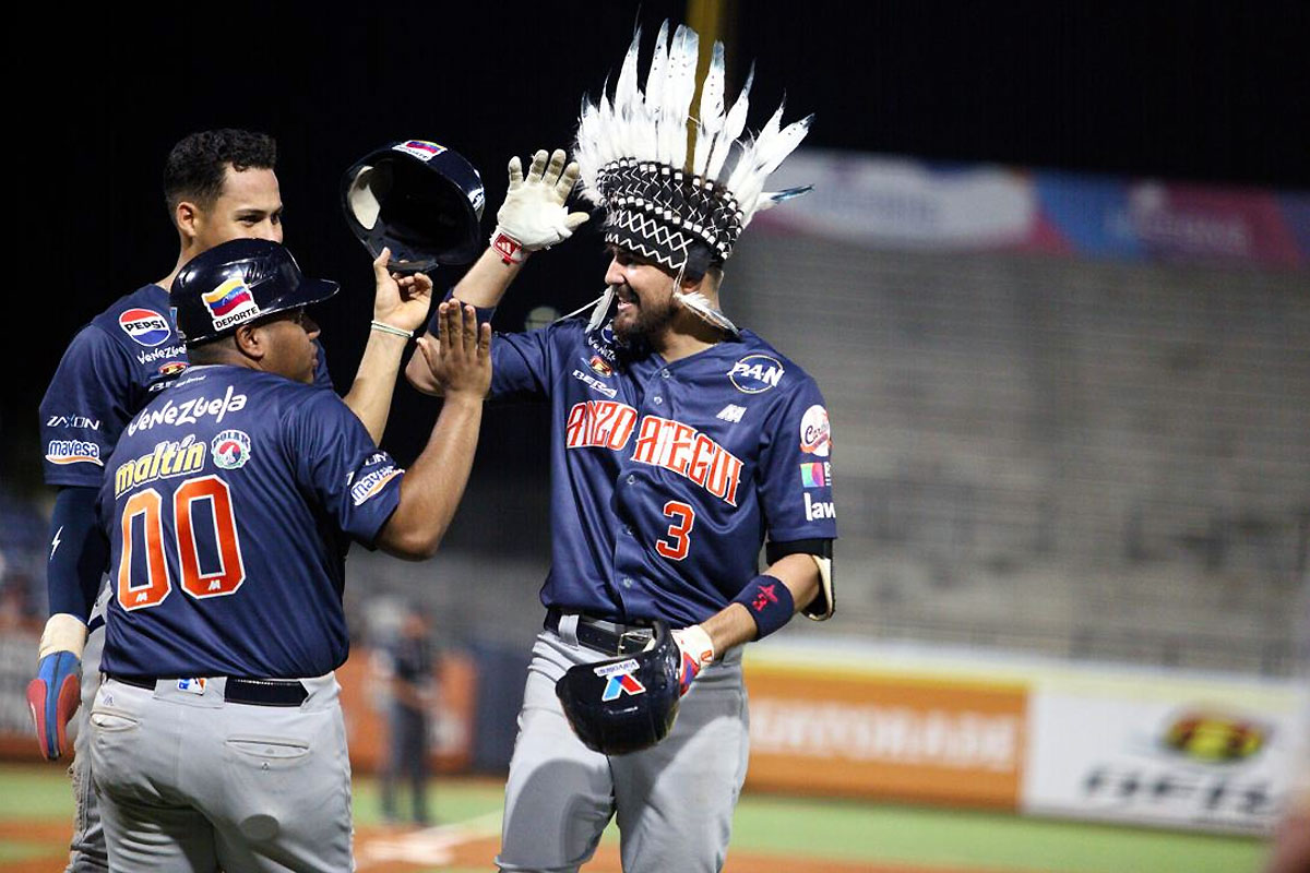 Caribes barrieron a los Bravos y se metieron de lleno en la pelea por el boleto al Round Robin