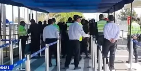 Migrantes venezolanos burlaron la seguridad fronteriza entre Chile y Perú sin pasar controles oficiales