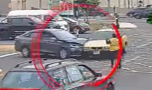 Captan en VIDEO el atropello a una policía de tránsito por parte de dos venezolanos en Perú