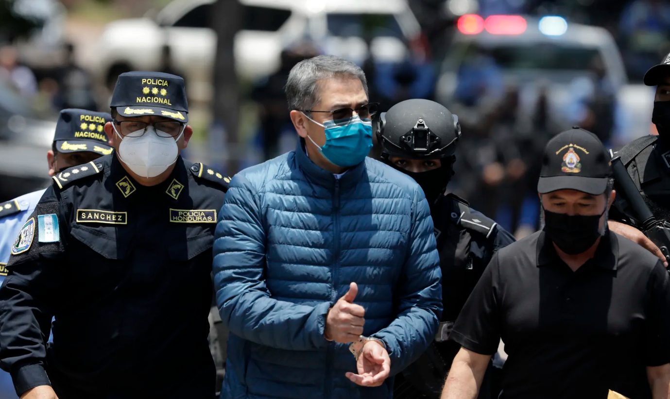 Juan Orlando Hernández envió una carta a Donald Trump desde la cárcel para que lo indulte