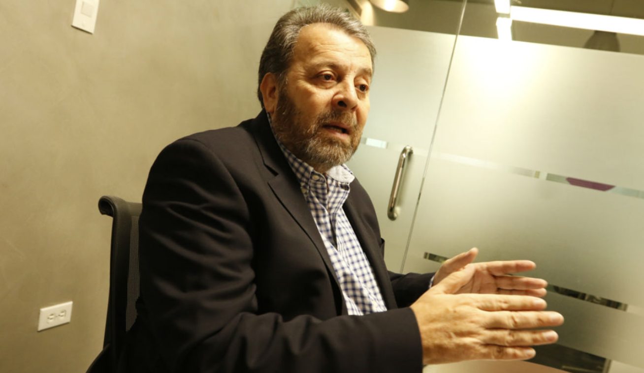 Diario español El País llama "opositor" a Timoteo Zambrano pese a que su corresponsal lo desaconseja