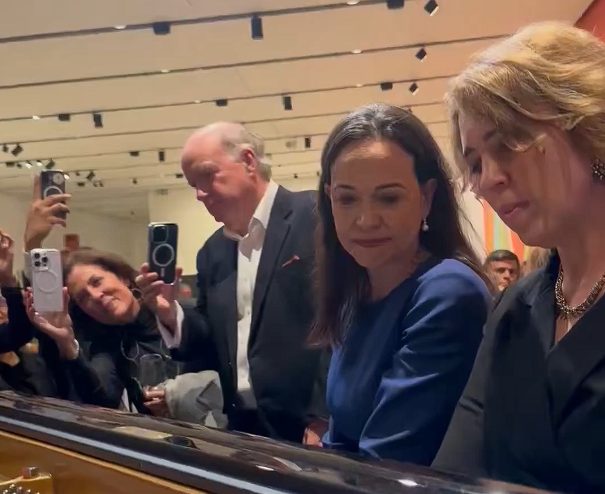 VIDEO: así fue el emotivo momento cuando Gabriela Montero tocó para María Corina Machado