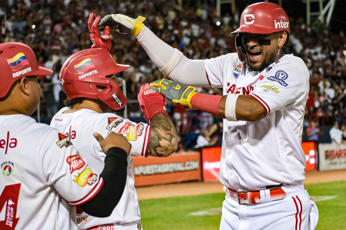 Cardenales sentenciaron a los Leones y se adueñaron del liderato