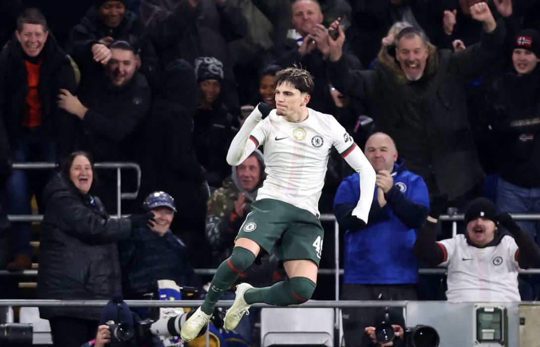 Chelsea sufrió hasta el último suspiro para eliminar al Cardiff en la Copa de la Liga