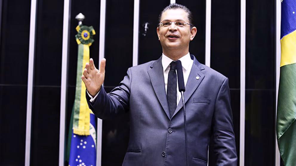 Policía de Brasil allanó los domicilios de dos diputados afines a Jair Bolsonaro e incautaron más de 70 mil dólares