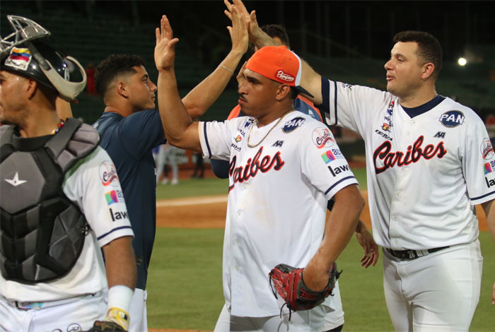 Caribes aguantaron presión de los Tigres para dividir la serie en Puerto La Cruz