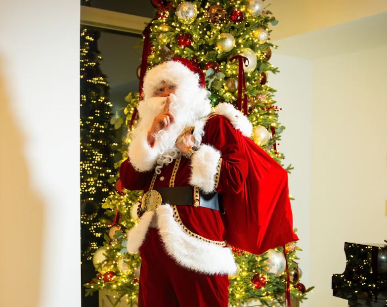 Haaland disfrazado de Papá Noel y Cristiano Ronaldo en familia: la Navidad de las figuras del deporte (Imágenes)