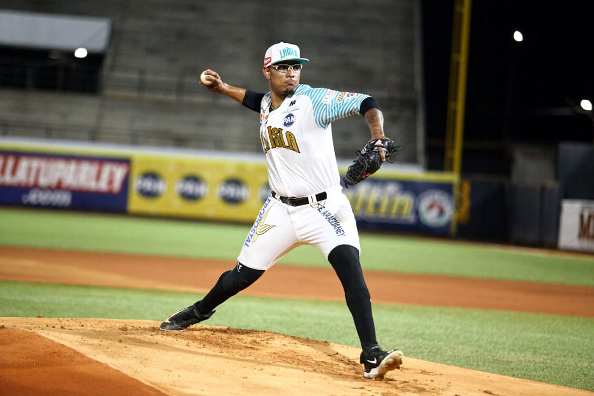 Bravos blanquearon a los Tiburones y se aferran al primer lugar de la Lvbp