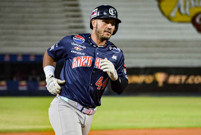 Caribes descargaron su poder al superar a Cardenales