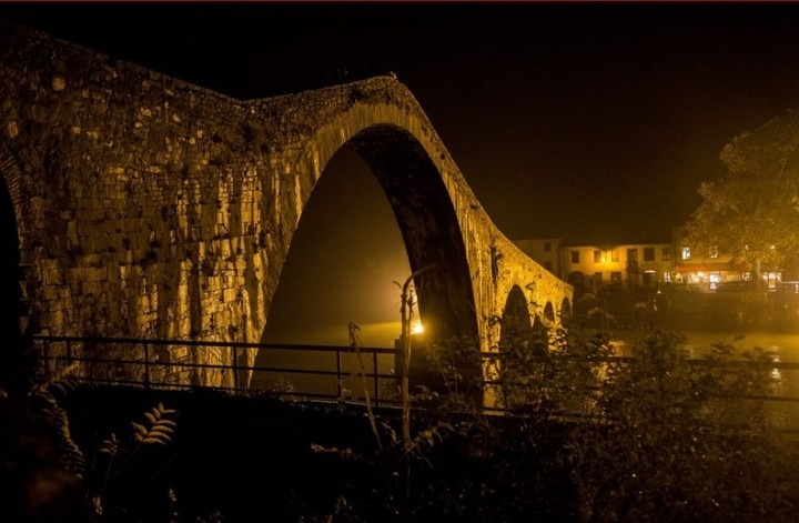 El puente levantado hace mil años que dicen fue construido por el diablo
