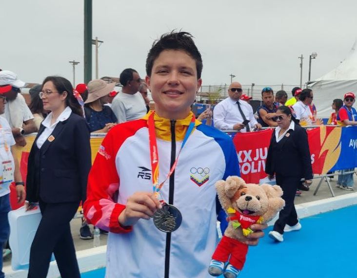 Venezolana Rosa Martínez brilló en los Juegos Bolivarianos: ganó doble oro en el triatlón femenino