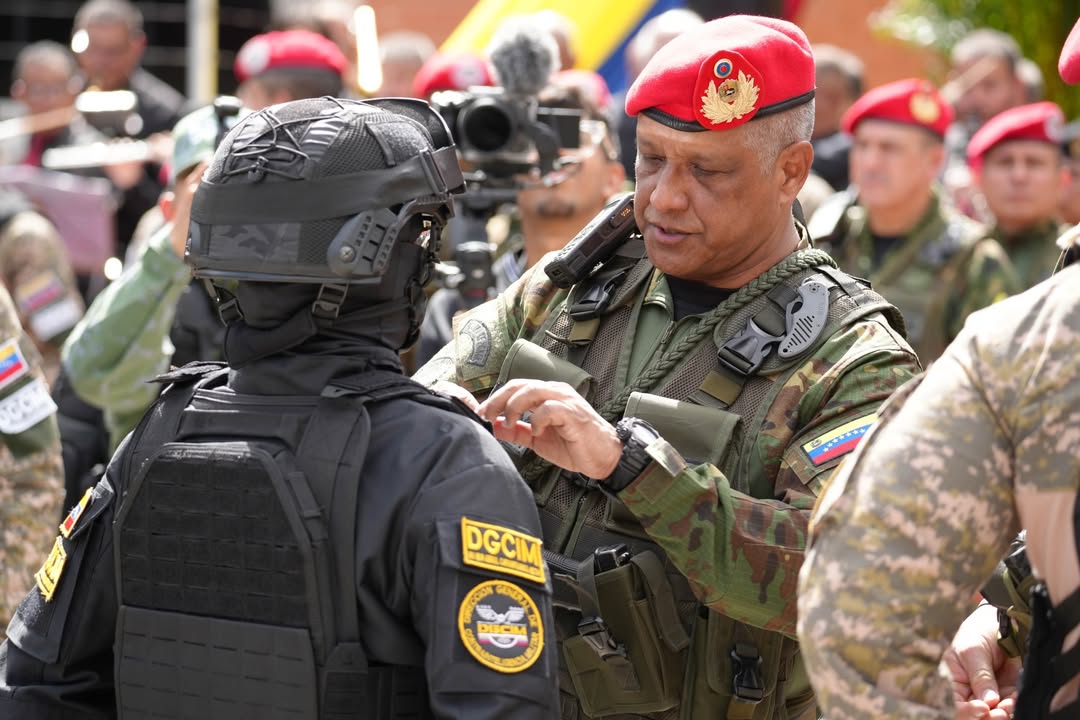 Javier Marcano Tábata juramentó a mil uniformados para la Dgcim y la Guardia de Honor Presidencial