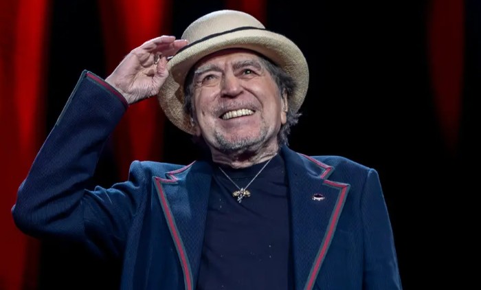 Sabina da un emocionado adiós en el "último concierto y el más importante" de su vida