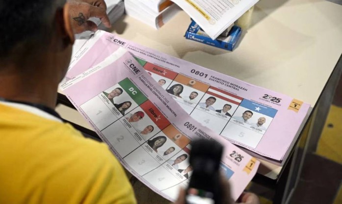 Trump alerta de "consecuencias" si Honduras altera resultados de elecciones presidenciales
