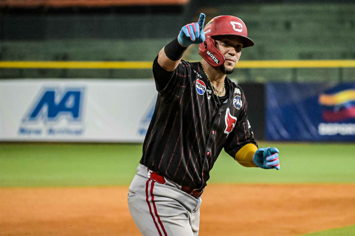 Cardenales completaron la barrida contra Caribe con un festival de carreras