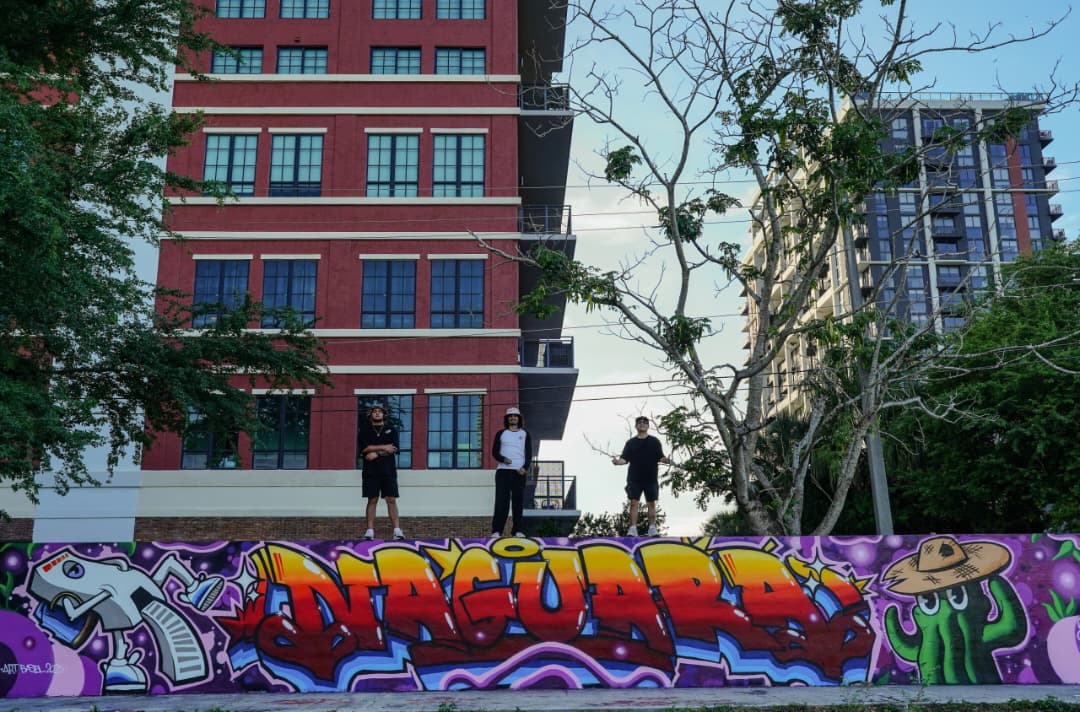 El "¡Naguará!" se impuso en los muros de Wynwood durante el Art Basel Miami Beach 2025