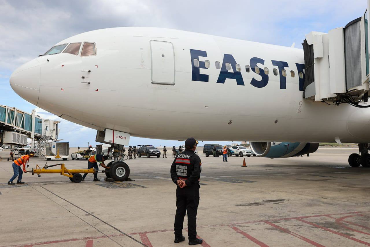 Llegó a Venezuela otro vuelo con más de 170 migrantes deportados de EEUU en medio de la crisis aérea