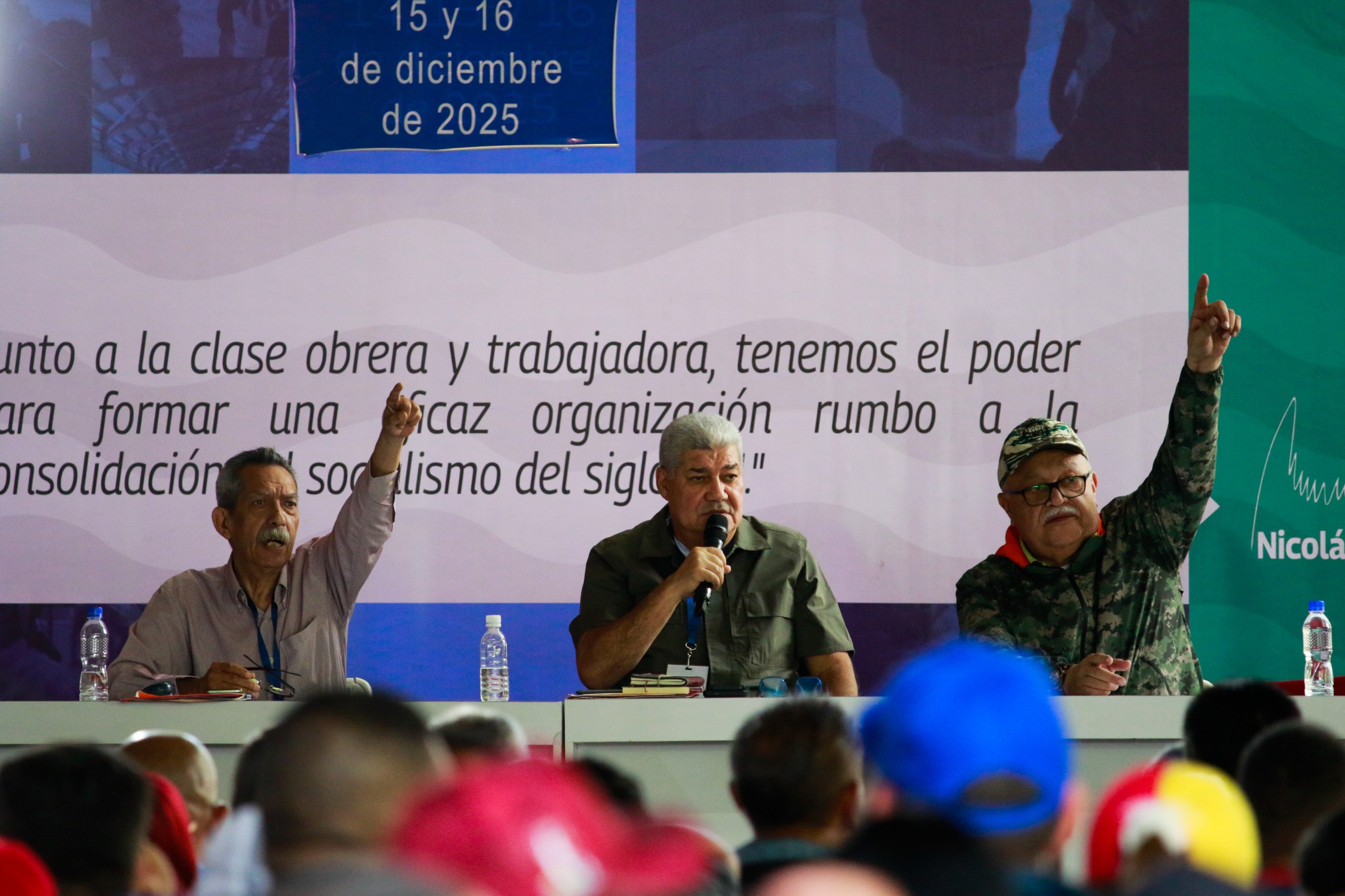 Pseudo trabajadores chavistas buscan recibir entrenamiento militar para "defender" a Venezuela