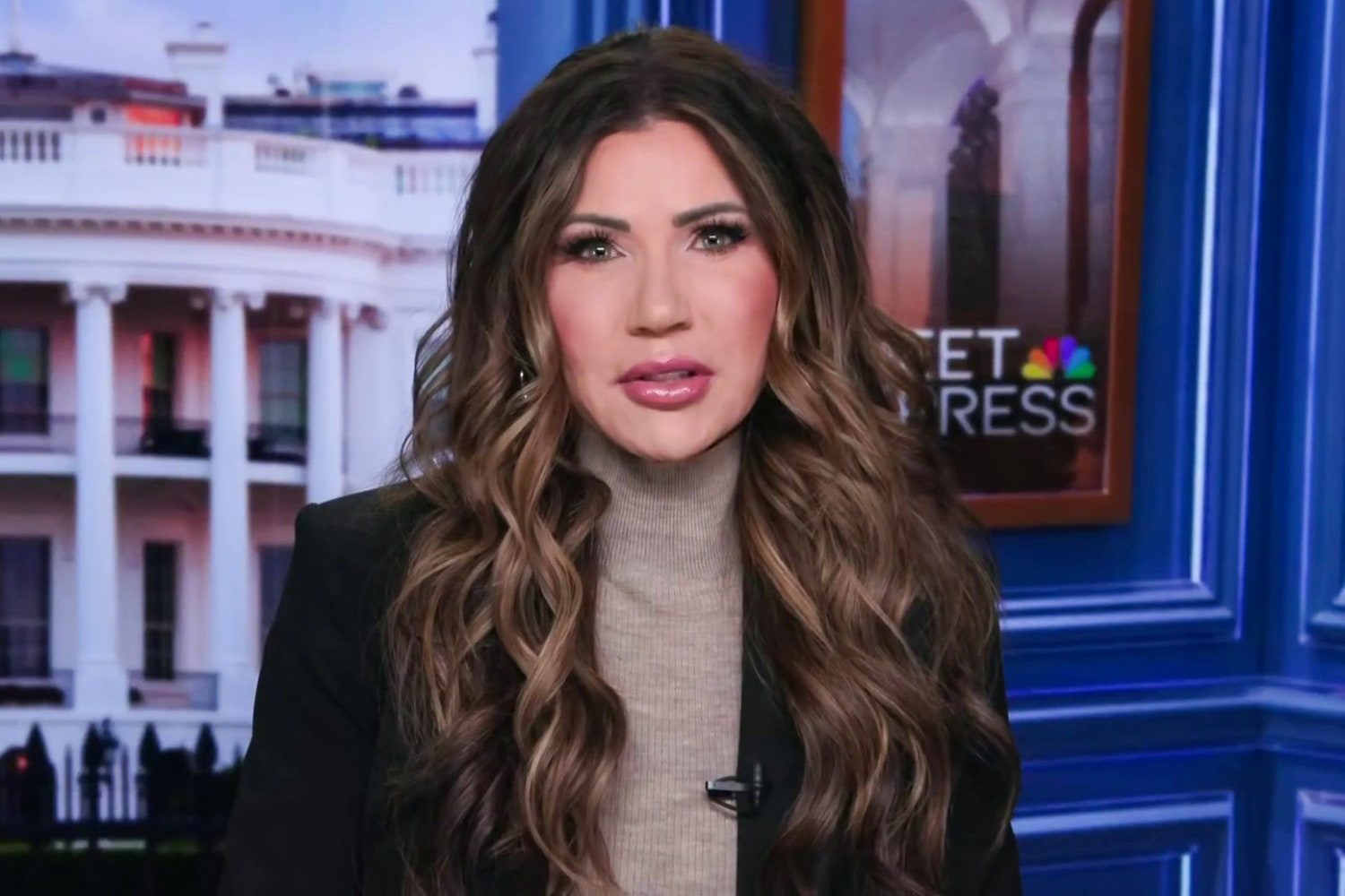 Lo que dijo Kristi Noem sobre las polémicas deportaciones de venezolanos a El Salvador