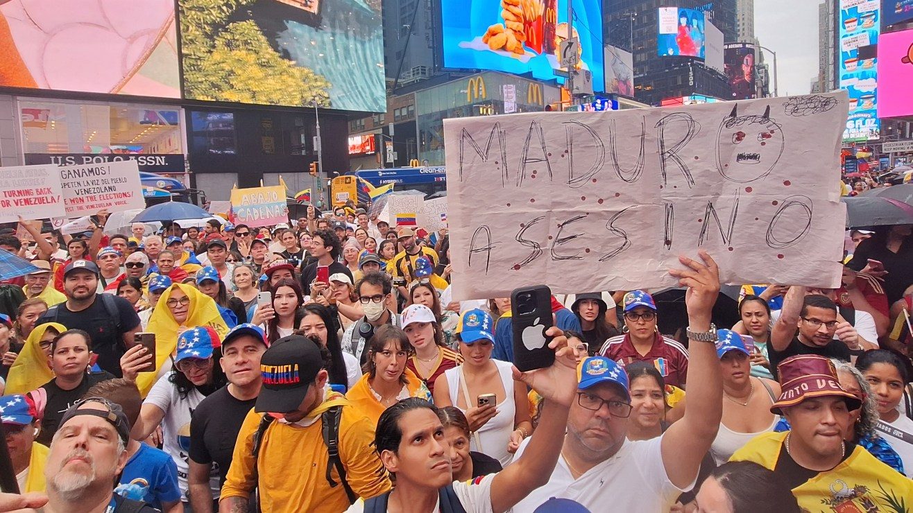 Venezolanos en Nueva York: "Trump nos da una esperanza y también una puñalada migratoria"