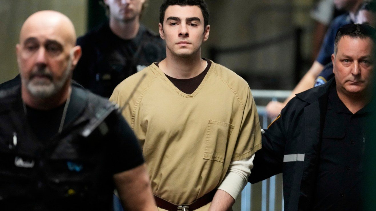 Luigi Mangione y Brian Thompson: un año del crimen que sacudió a EEUU desde Nueva York