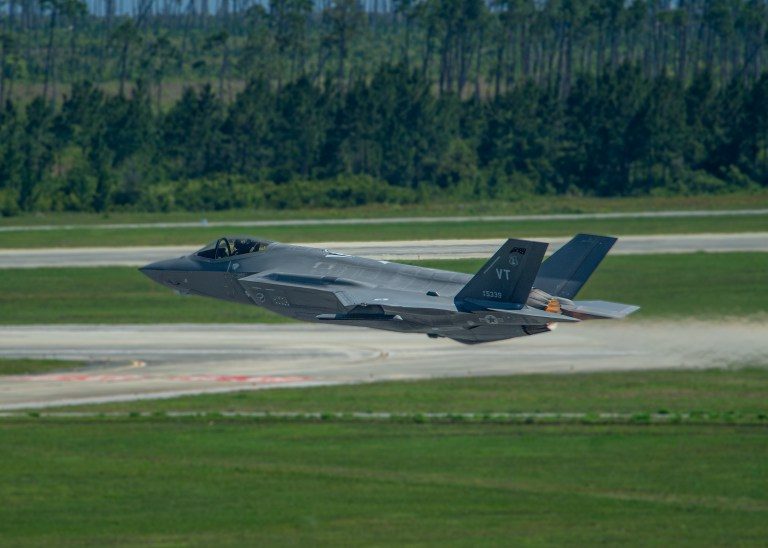 Cazas de ataque conjunto F-35A de EEUU recibieron orden de prepararse para una operación en el Caribe
