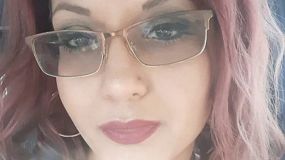 El cadáver de una mujer desaparecida fue hallado dentro de un barril en una carretera de Texas