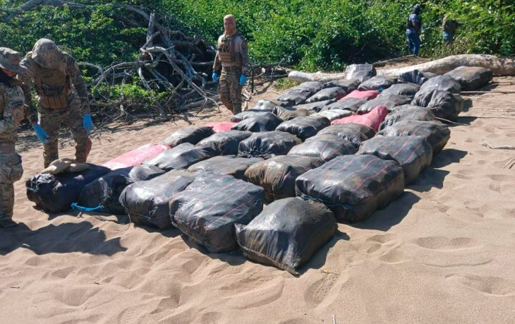 Panamá sigue dando golpes al narcotráfico tras decomisar más de mil paquetes de droga